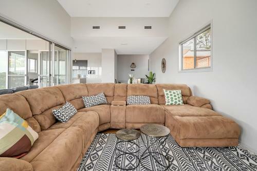 Magnificent 5-bedroom Home // Pool & Ocean View