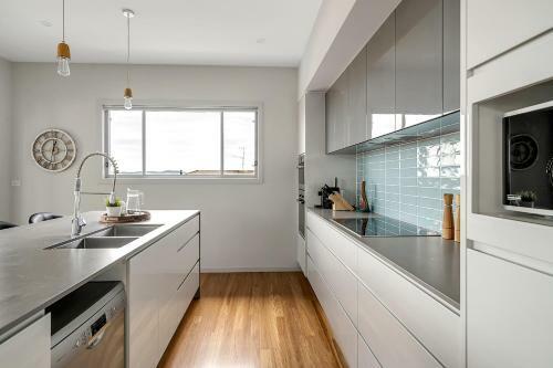 Magnificent 5-bedroom Home // Pool & Ocean View