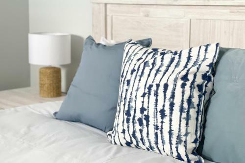 Magnificent 5-bedroom Home // Pool & Ocean View