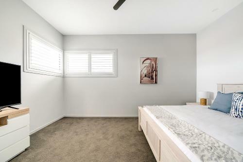 Magnificent 5-bedroom Home // Pool & Ocean View