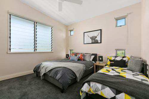 Silver, Sunrise Beach