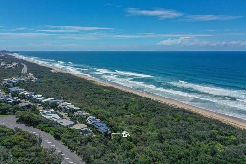 Seclusion By The Sea, Castaways Beach