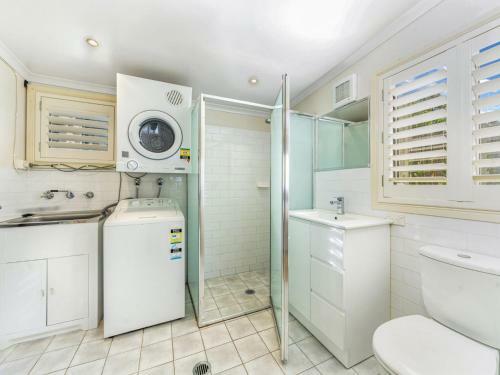 Beach Break At Hyams Beach 4pm Check Out Sundays