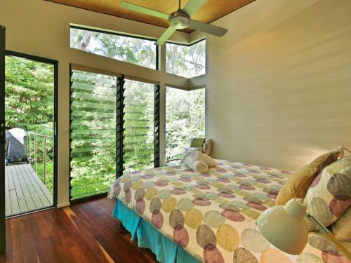 Hyams Retreat 4pm Check Out Sundays