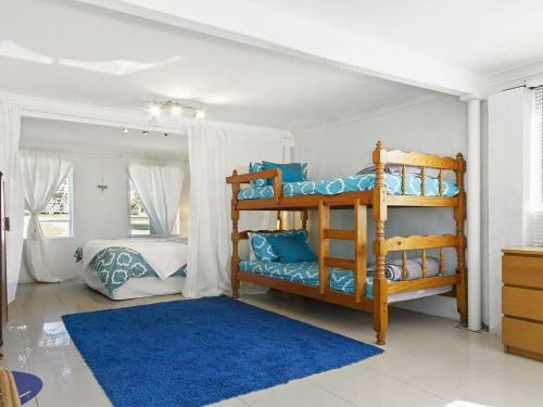 Middle Sea - Perfect For Two Families