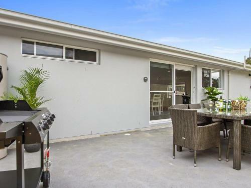 Heartland And Burrows - 450m To Beach