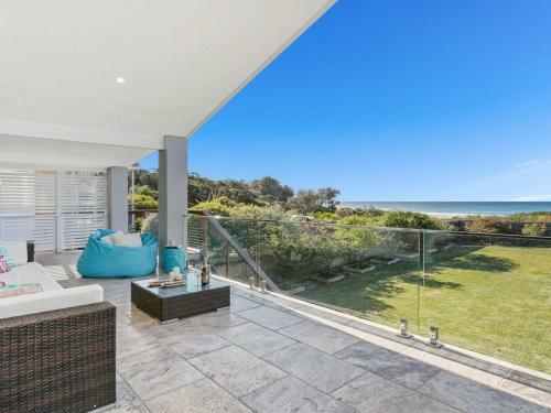 Dayz Dreamin - Pool, Gas Fireplace And Beachfront