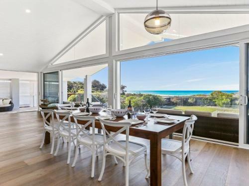 Dayz Dreamin - Pool, Gas Fireplace And Beachfront