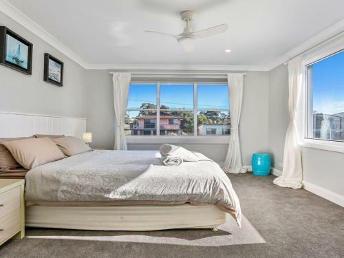 Dayz Dreamin - Pool, Gas Fireplace And Beachfront