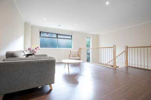 Magnificent Lux Stay@mont Albert 4br/wifi/garage