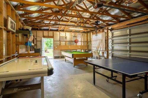Beautiful Country Home // Pool // Games Room