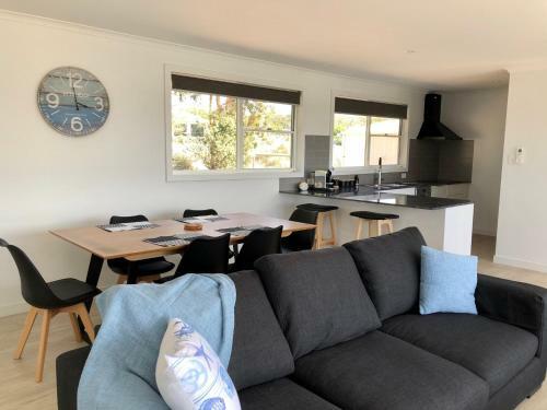 Binalong Brae @ Bay Of Fires Two Bedroom Both With Ensuites