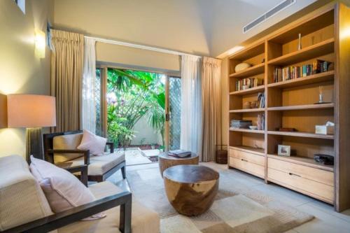 Villa Resort Living With Private Pool Sleeps 8