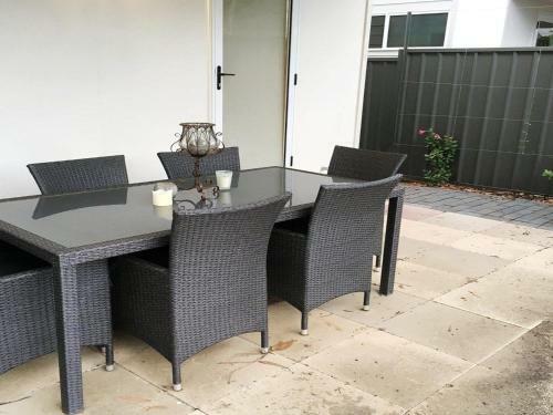 Scribbly Gum On Benton - Bushland Setting