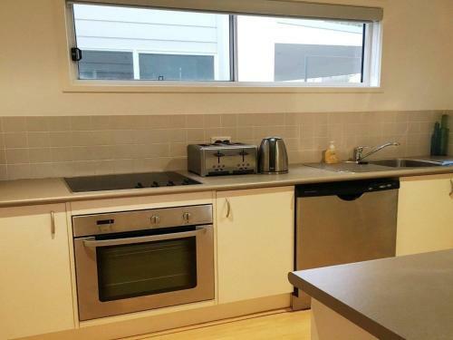 Scribbly Gum On Benton - Bushland Setting