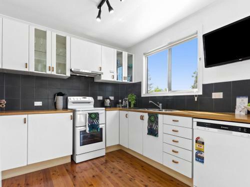 The Chalet At Callala Beach - Beach House Character