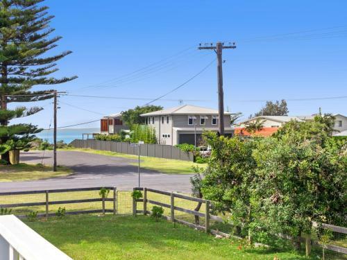 The Chalet At Callala Beach - Beach House Character