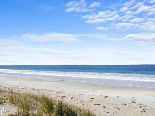 Whispering Waves - Relaxing Beach House