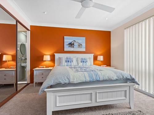 Saltwater - Entertainers Paradise