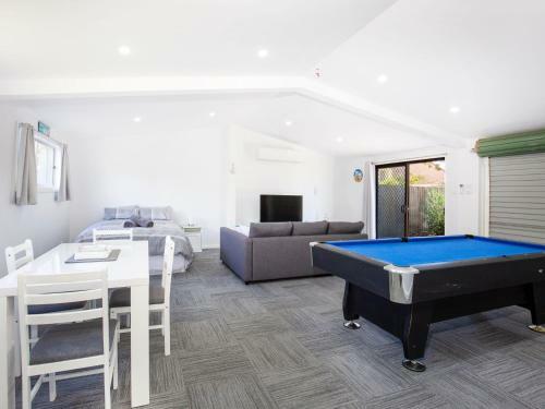 Quay Haven I Pet Friendly I Directly Opposite Beach