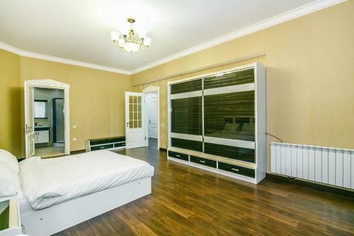 Apartment On 28 Mall