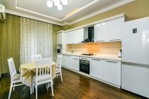 Apartment On 28 Mall