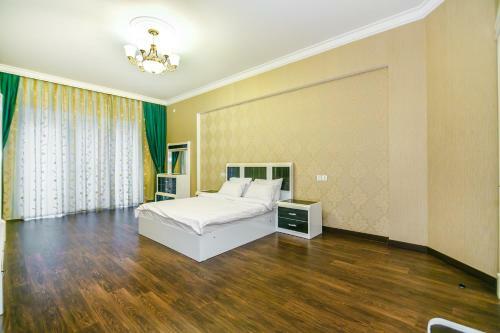 Apartment On 28 Mall