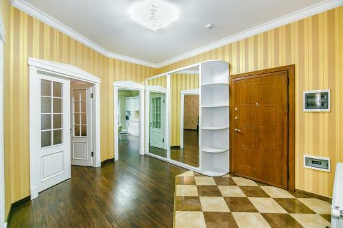 Apartment On 28 Mall