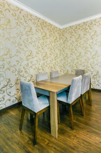 Apartment On 28 Mall