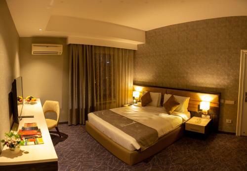 Parkway Inn Hotel & Spa