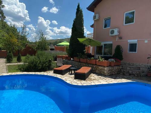 Private Riverside Villa Silvia