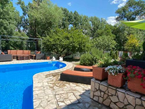 Private Riverside Villa Silvia