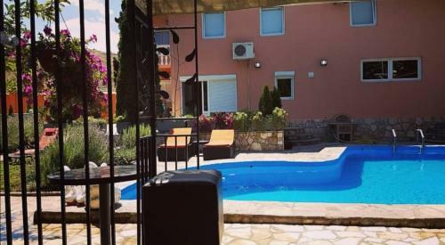 Private Riverside Villa Silvia