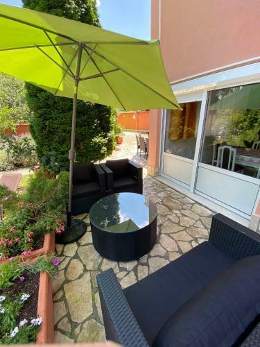 Private Riverside Villa Silvia