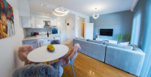 Luxury Apartment Infinity