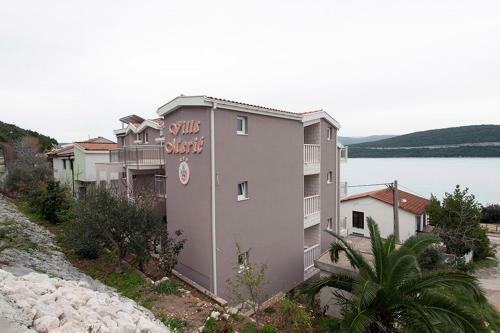 Apartamentos Villa Maric