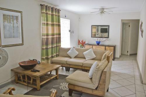 Villa Three Bedroom Apartment On The Beach
