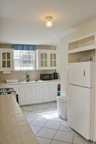 Villa Three Bedroom Apartment On The Beach