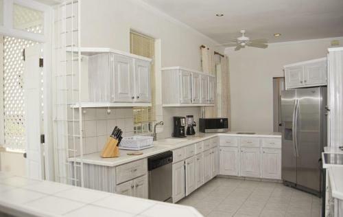 Amazing Beach Front Villa On The South Coast