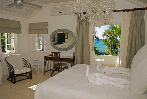 Villa Emerald Beach 4 Plumbago