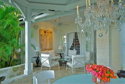 Villa Emerald Beach 4 Plumbago