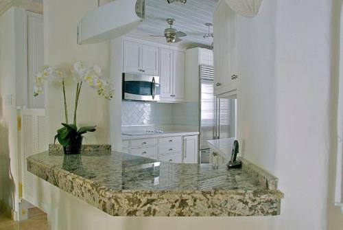Villa Emerald Beach 4 Plumbago