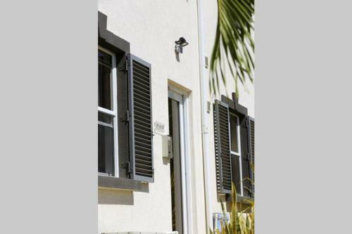Apartamento Sea Glass Villa - Spacious 1 Bed, 2 Bath On West Coast