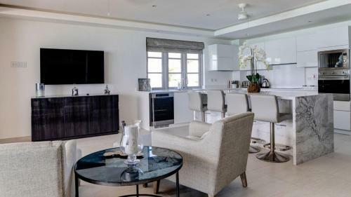 The One At The St. James By Blue Sky Luxury