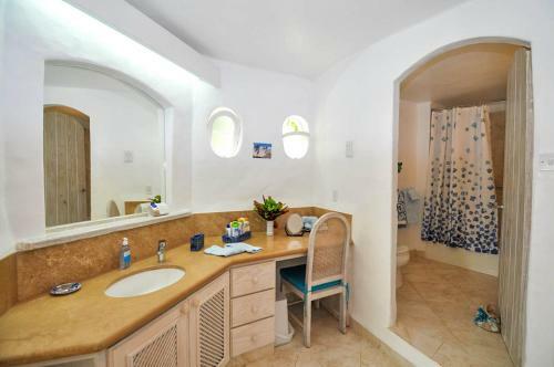 Weston Villa Sleeps 6 With Pool And Air Con
