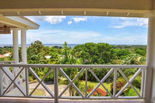 Lascelles Villa Sleeps 10 With Pool And Air Con