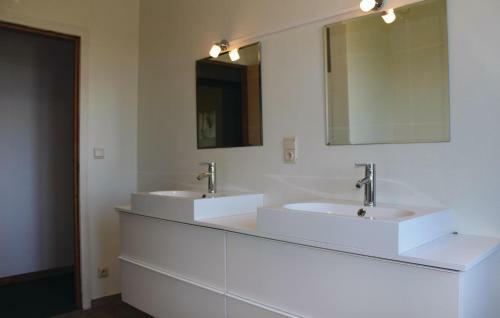 Three-bedroom Holiday Home In Diksmuide