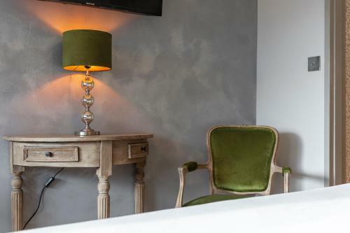 La Villa Des Sources � 500 M�tres Du Circuit