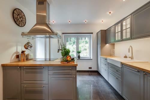 La Villa Des Sources � 500 M�tres Du Circuit