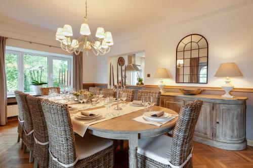 La Villa Des Sources � 500 M�tres Du Circuit